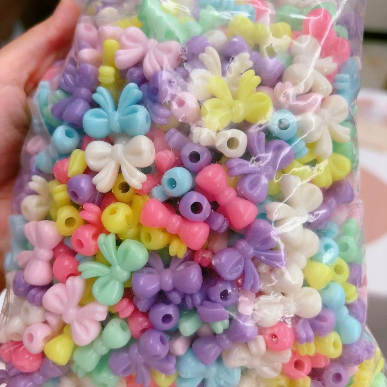 6 perles à gros trous avec nœud