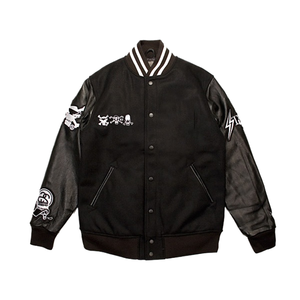 แจ็คเก็ตบอมเบอร์แบบวาร์ซิตี้สีดำสั่งทำพิเศษ แจ็คเก็ตเบสบอลแบบ Letterman กระดุมแป๊ก คอและปลายแขนเสื้อถักแบบริบ แขนเสื้อหนังเทียม ปักลาย - Product Image 1