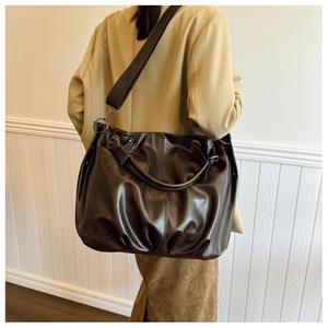 Bolso de estilo retro marrón, adorno de anillo de metal, bandolera de moda para mujer - Product Image 4