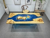 Table en bois de camphre naturel avec dalle en époxy - Design en bois massif avec bordure naturelle, plusieurs modèles disponibles
