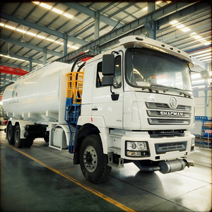 Camion-citerne d'aviation grand format pour le transport et la distribution de carburant en vrac, modèle international 8x4 30000L Shacman - Product Image 3