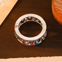 Cincin Unisex Mewah Eropa Amerika dengan Pola Geometris Berlubang, Berhiaskan Rhinestone, Kaca Multi-warna, dan Lingkaran Polos.