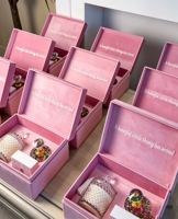 Boîte cadeau personnalisée en velours rose avec logo et insert intérieur, boîtes d'emballage pour coffret cadeau de parfum, mariage, fête, célébration