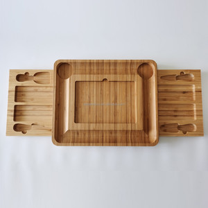 Plateau <span class=keywords><strong>de</strong></span> service <span class=keywords><strong>de</strong></span> couverts <span class=keywords><strong>de</strong></span> planche à fromage en bambou en bois, plateau <span class=keywords><strong>de</strong></span> charcuterie d'assiette à fromage avec ensemble d'ustensiles et couteaux - Product Image 4