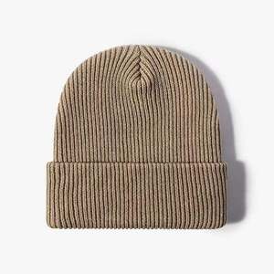Gorro de punto con puños cálidos de invierno acanalado liso en blanco de Color sólido Gorro acrílico unisex con logotipo personalizado - Product Image 1