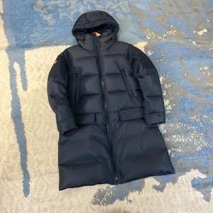 Chaqueta Larga de Invierno para Hombre, Personalizada, de Alta Calidad, con Cuello Mao, Capucha y Frente de Lona - Product Image 1