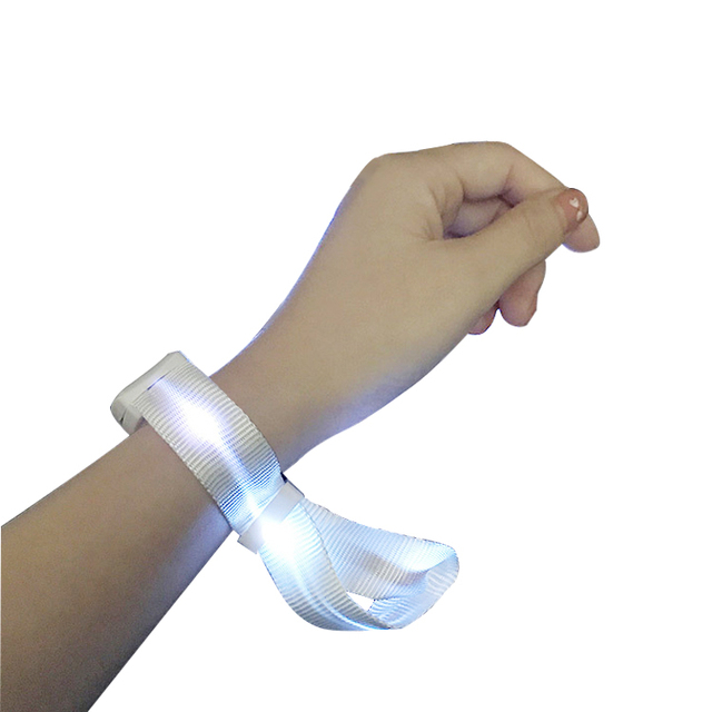 DMX 2.4G Programmable Remote Control RGB LED Wristband Bracelet-Hot Selling Waterproof Sound Activated for Concerts & Events