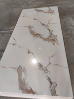 Panneau mural SPC personnalisé feuille de marbre UV brillant blanc neige type de marbre feuilles de PVC baguette Marmor plaque de panneau de PVC