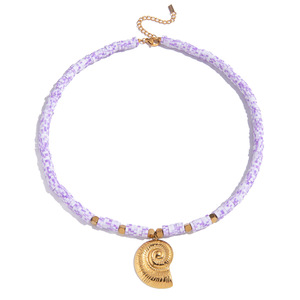 Collier pendentif coquillage en acier inoxydable et argile polymère avec breloque conque dorée, chaîne perlée violette, bijoux style resort - Product Image 5