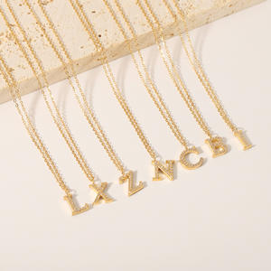 थोक स्टेनलेस स्टील न्यूनतम 18k सोने की प्लेटेड क्रिस्टल अनिर्धारित व्यक्तिगत प्रारंभिक वर्णमाला पत्र पेंडेंट हार - Product Image 1