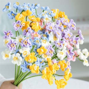 Ramo de flores simuladas tejido a mano con hilo terminado, hecho a crochet, decoración para el hogar, regalo, flor hecha a mano. - Product Image 3