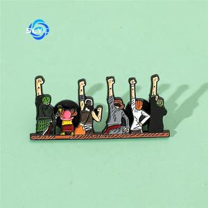 Broche de Metal Creativo Japonés de una Pieza con Personajes de Dibujos Animados de Luffy, Zoro y Chopper - Product Image 1