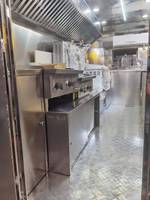 Remorque alimentaire en acier inoxydable, camion de restauration mobile, cuisine entièrement équipée pour la vente de snacks, bonbons, chips, idéal pour les activités commerciales en extérieur