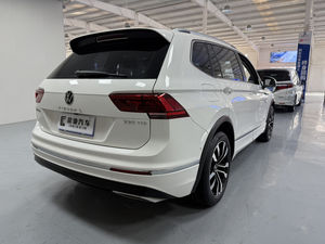 Auto Usado 2021 330TSI Automático de Dos Ruedas Motrices Edición Insignia R-Line Volkswagen <span class=keywords><strong>Tiguan</strong></span> L - Product Image 4