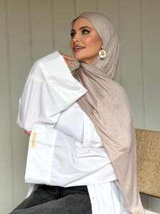 プレミアムジャージースカーフ滑らかなテクスチャイスラム教徒女性ベールHijabs高級滑らかなジャージー女性のためのイスラム教徒のヒジャブ - Product Image 5