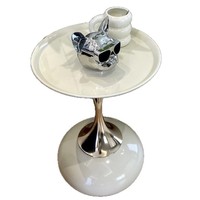 Vente directe d'usine, table d'angle en fer forgé, style minimaliste moderne pour petit appartement, table à thé mobile pour balcon, table de chevet pour chambre à coucher