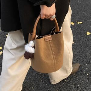 Bolso de Mano de Lujo para Mujer, Bolso Bandolera con Cadenas Decorativas y Cierre de Cremallera - Product Image 4