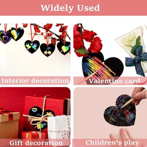 Набор для творчества Naturahand: 50 листов радужной скретч-бумаги, 10 деревянных стержней для скретч-арта и 50 красных ниток - Product Image 3