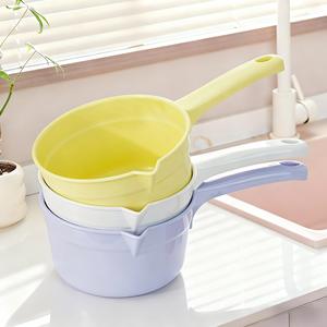 ชุดทัพพีน้ำพลาสติก 2 ชิ้น ทนทานต่อการตกกระแทก ใช้ได้ทั้งในครัวและห้องน้ำ พร้อมด้ามจับยาว - Product Image 2