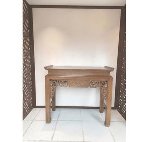 Table d'autel à un niveau en bois Sindora, sanctuaire domestique traditionnel en bois pour le culte ancestral - Product Image 1