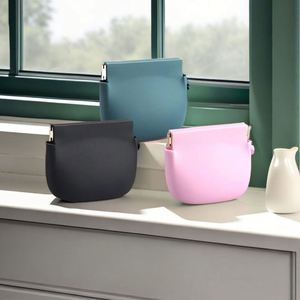 Sac cosmétique portable en silicone de haute qualité, fermeture éclair, pochette d'entraînement étanche pour bonbons, nourriture pour animaux de compagnie, porte-monnaie - Vente en gros - Product Image 1