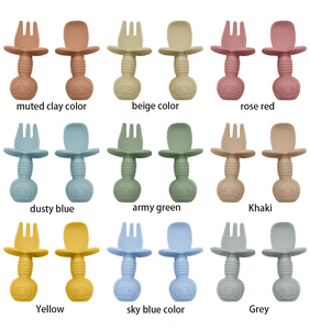 Ensemble de couverts pour bébé en silicone de qualité alimentaire, sans BPA, avec manche court, fourchette et cuillère souples pour l'apprentissage de la nourriture - Product Image 3
