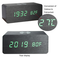 Houten Led Wekker Met Draadloze Telefoon Oplader En Temperatuur Display