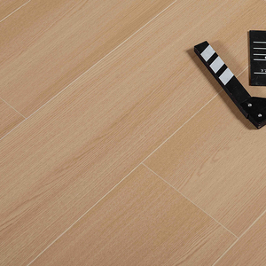 Suelo SPC con Sistema de Clic, Superficie Grabada, OEM ODM, Material Compuesto de Piedra y Plástico, Respaldo IXPE, Capa de Desgaste de 0.5mm, Suelo SPC para Interiores de Oficina - Product Image 2