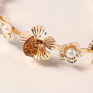 <span class=keywords><strong>PL</strong></span>ヨーロッパとアメリカのレトロなメタル女性ヘアアクセサリー真珠の小花は花嫁のヘアバンドを残す - Product Image 4