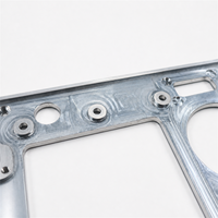 Plaque de panneau avant sur mesure OEM, usinée CNC, anodisée argentée de précision, avec rainures de refroidissement pour composants électroniques