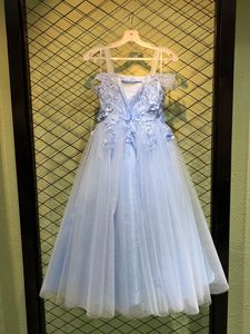 Nuovo Stile Abito da Fata Azzurro con Scollo Quadrato, Elegante Vestito Principessa con Spalline e Rete Bianca per Esibizioni di Bambini - Product Image 5