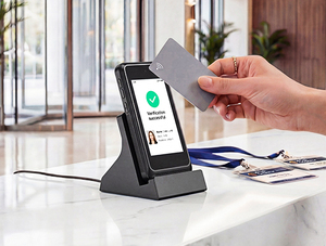 Мини-мобильные телефоны с сенсорным экраном 4 дюйма, <span class=keywords><strong>Android</strong></span>-смартфон, NFC-терминал для оплаты, POS-терминал с зарядной док-станцией - Product Image 1