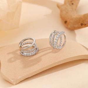 Boucles d'oreilles élégantes en zircon multicouches de style coréen haut de gamme Boucles d'oreilles à clip en cuivre à la mode pour les femmes Cadeau parfait - Product Image 3