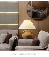 Lampe de table en céramique avec design Art Déco, commande par bouton/interrupteur, pour une ambiance Zen dans les hôtels, les salons et les chambres.