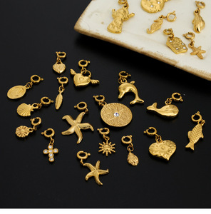 Dijes de Acero Inoxidable con Baño de Oro PVD de 18K con Diseño de Vida Marina |   Colgantes con temática de delfines, ballenas, caballitos de mar, estrellas de mar, conchas marinas y elementos marinos - Product Image 6