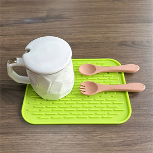 Tapis en silicone antidérapant résistant à la chaleur, design moderne rectangulaire, pour la cuisine, écologique, lavable et réutilisable, vente en gros - Product Image 1