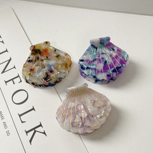 مشبك قرش مصنوع يدويًا من مادة الأسيتات بتصميم ياباني - Product Image 2