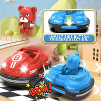Vente en gros de deux voitures pare-chocs télécommandées Ensemble de jouets de combat avec conducteur d'éjection Effets sonores Lumière LED et action sans fil