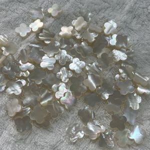 Pierre en nacre blanche en forme de trèfle à quatre feuilles de 14x14x2 mm pour la fabrication de bijoux DIY - Product Image 5