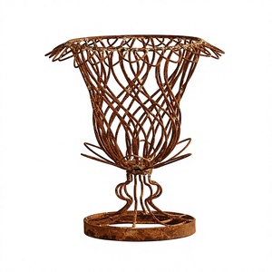 Jardinière d'urnes faites à la main en fer de haute qualité pour dessus de Table jardinière d'urnes en maille de fer avec colonne pour décor de centres de table de mariage - Product Image 1