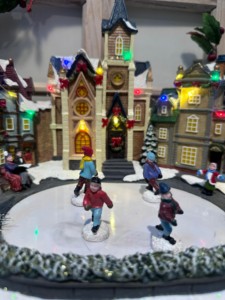 Escultura <span class=keywords><strong>de</strong></span> Resina Colorida, Divertida Aldea Navideña, Decoración para el Hogar, Artesanías, Reunión Anual, <span class=keywords><strong>Patinaje</strong></span>, Casa Pintada, Festividades - Product Image 2