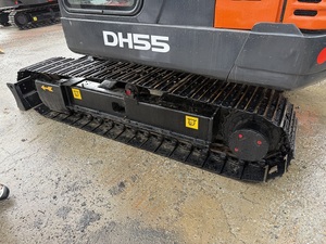 รถขุดขนาดเล็ก Doosan DX55 5.5 ตัน สภาพดีมือสอง รถแทรกเตอร์ตีนตะขาบ นำเข้าจากเกาหลีใต้ ได้รับการรับรอง EPA/CE - Product Image 4