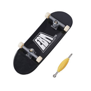 <span class=keywords><strong>Mini</strong></span> skateboard en bois et en métal Fingerboard 32mm <span class=keywords><strong>Skate</strong></span> Truck Finger Skateboard pour enfants Options de couleurs personnalisables - Product Image 5
