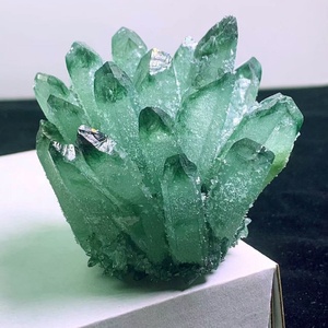 Adorno de Cristal Natural Verde en Forma de Racimo para Decoración del Hogar y Oficina, Opción de Regalo al por Mayor - Product Image 5