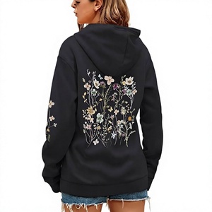 Sudadera con Capucha Negra Unisex, Bordado Floral en la Manga Izquierda, Estilo Holgado Informal, Felpa de Algodón, Ropa de Otoño - Product Image 1