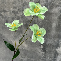 Bunga Tulip Sutra 3 Kepala Model Kelopak Terbalik, Bunga Simulasi Tulip untuk Latar Belakang Pernikahan, Hiasan Meja, dan Penghias Jalan Foto