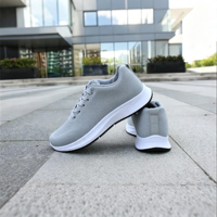 Zapatillas de deporte con cordones y malla de agujeros grandes para hombre, zapatos ligeros y acolchados transpirables para uso diario, para correr al aire libre