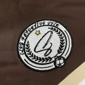 Sublimación completa Camiseta de fútbol vintage de secado rápido barata Ropa de fútbol informal con logotipo bordado - Product Image 5