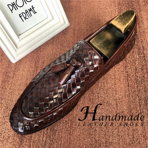 Zapatos de cuero formales y casuales de alta gama, tejidos a mano con cuero vacuno importado, ideales para ir al trabajo o a la oficina sin esfuerzo. - Product Image 1