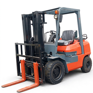 Montacargas Toyota Usados de Alta Calidad, 4500 kg de Peso, Pocas Horas de Trabajo (0-2000), Componentes Principales del Motor Fabricados en Japón, Populares - Product Image 1